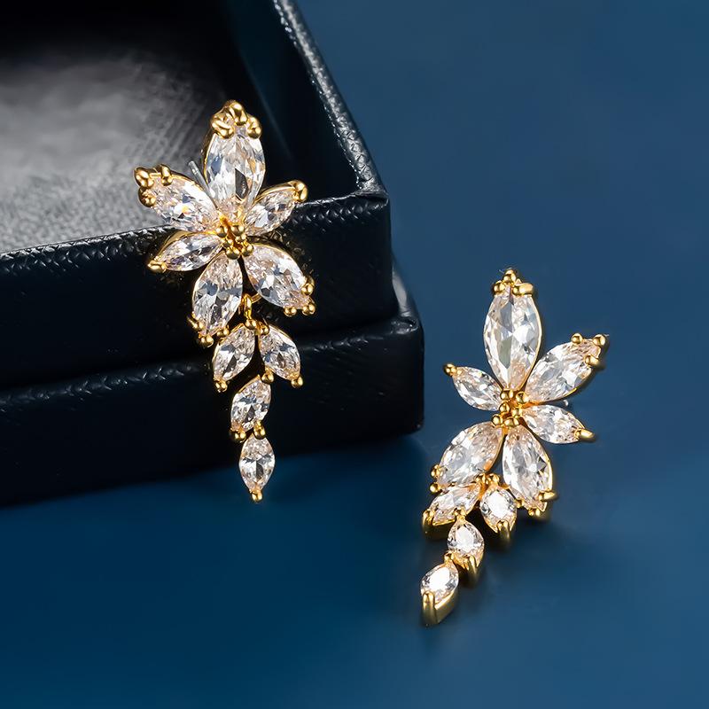 Super Flash Copper Inlaid Zircon Stud Earrings, Celebrity Women's Elegant Temperament Earrings, High-end Light Luxury Bridal Earrings Accessories