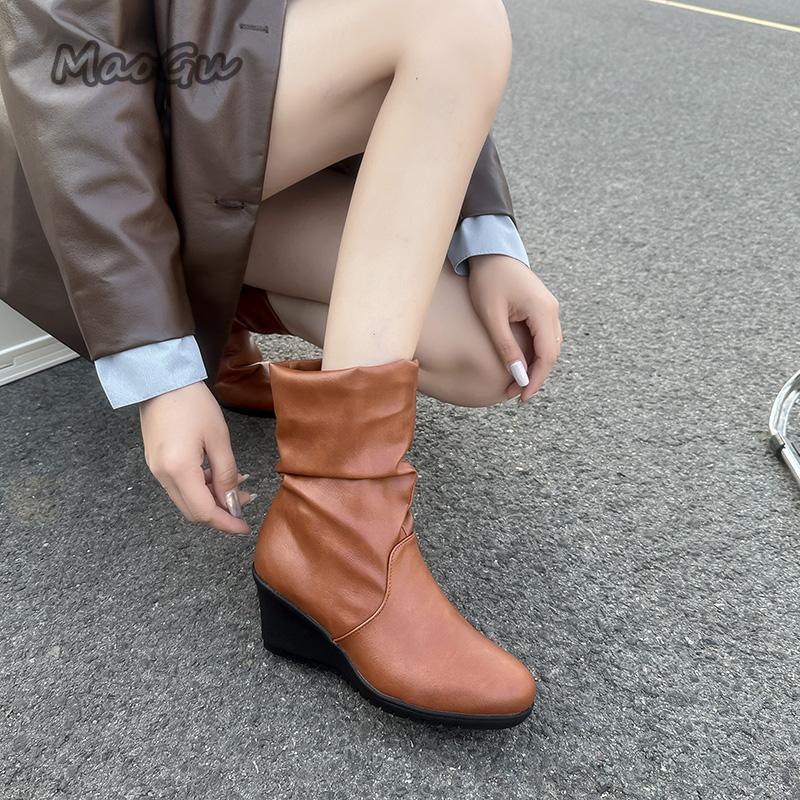 Fashion Brown Pu Mid Calf Booties Women 2025 Autumn Round Toe Non Slip Wedge Heel Boots Fashion Pleated Slip-On Boots Bota Feminina