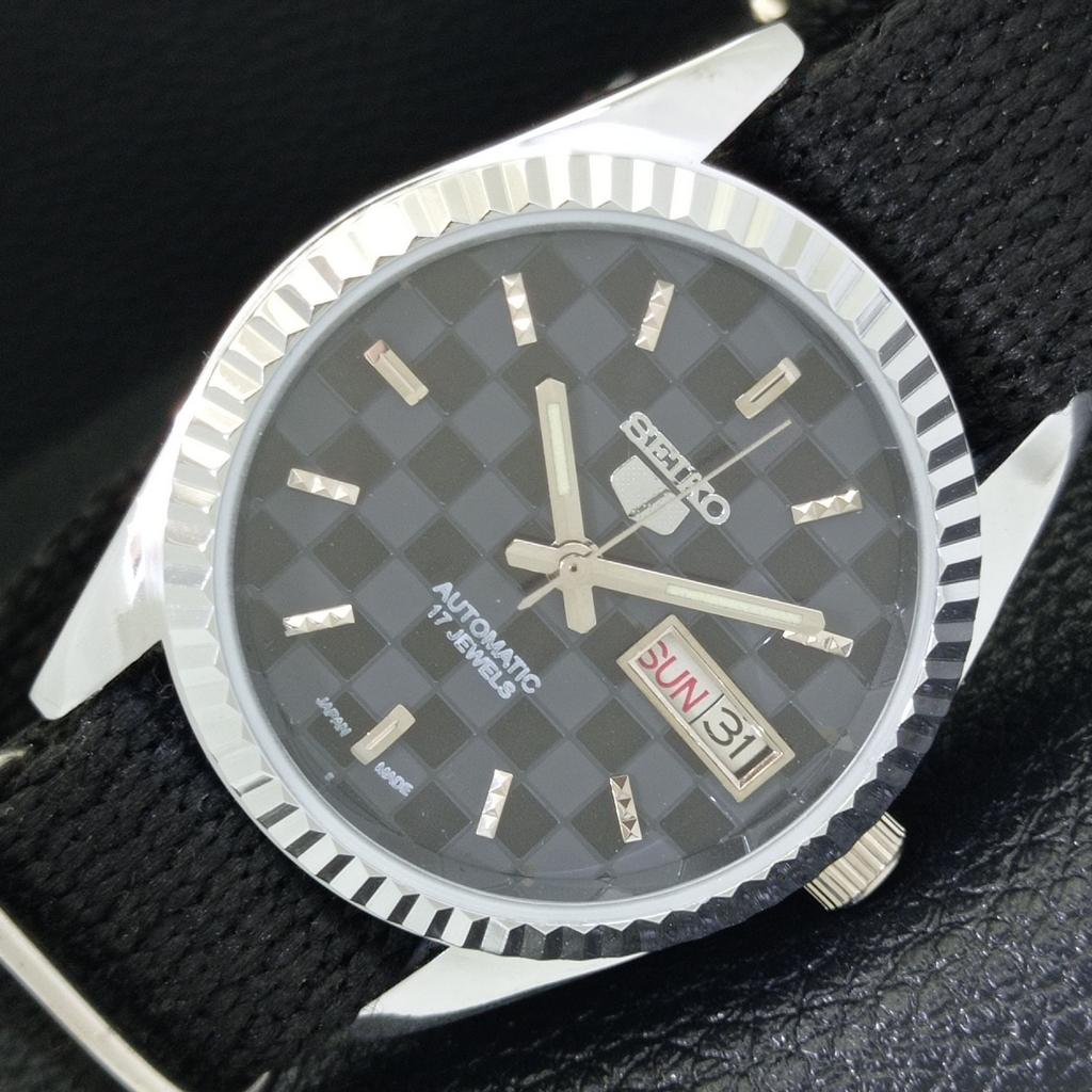 

JAPAN VINTAGE REFURBISHED SEIKO 5 AUTOMATIC MENS BLACK DIAL WATCH a440398-9 Sk-a440398-1