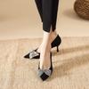 Temperament Strass High Heels Damen Schwarz Professionell Niedriger Absatz Neuer Herbst Spitze Flacher Mund Schleife Dünner Absatz Einzelne Schuhe