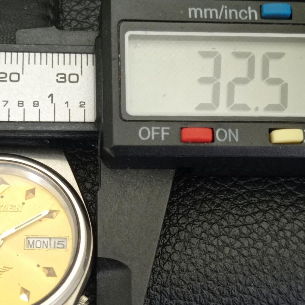 CITIZEN AUTOMATIC VINTAGE 8200 JAPAN MENS ORIGINAL DIAL WATCH a702162-5 R208-a702162