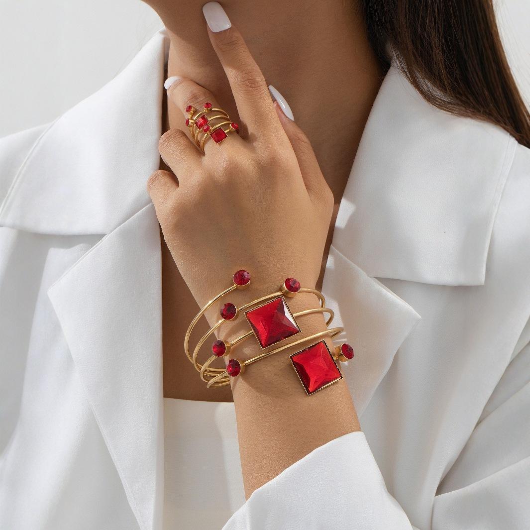

Fashion Jewelry Set Bracelet Ring For Women Ladies червоний