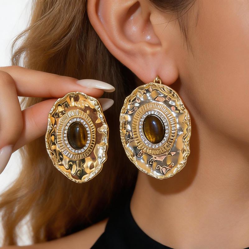 Silver Needle Rhinestone Resin Oval Stud Earrings - Retro High-End, Personalized Metal Style Ear Jewelry for Women