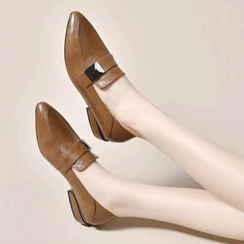 

Темпераментные универсальные женские маленькие кожаные туфли одинарные туфли женские новые весенние толстый каблук с юбкой с мелким вырезом женские туфли 40 коричневый