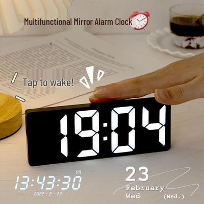 Ceas cu Alarmă Oglindă Multifuncțională LED: Oglindă de machiaj cu opțiuni de baterie și de conectare la priză