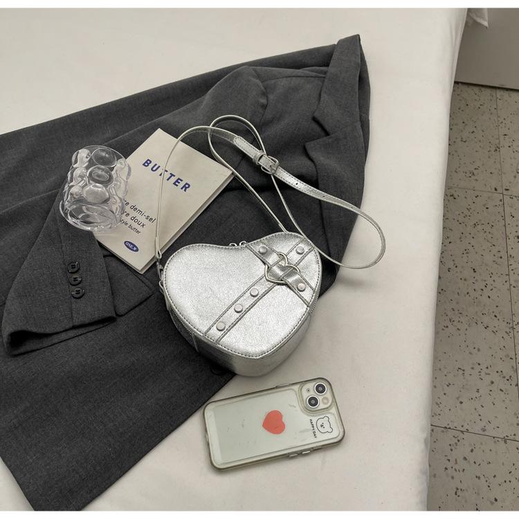 2024 neue modische und beliebte Nieten-vielseitige Umhängetasche Damen-Love-Bag-Handtasche