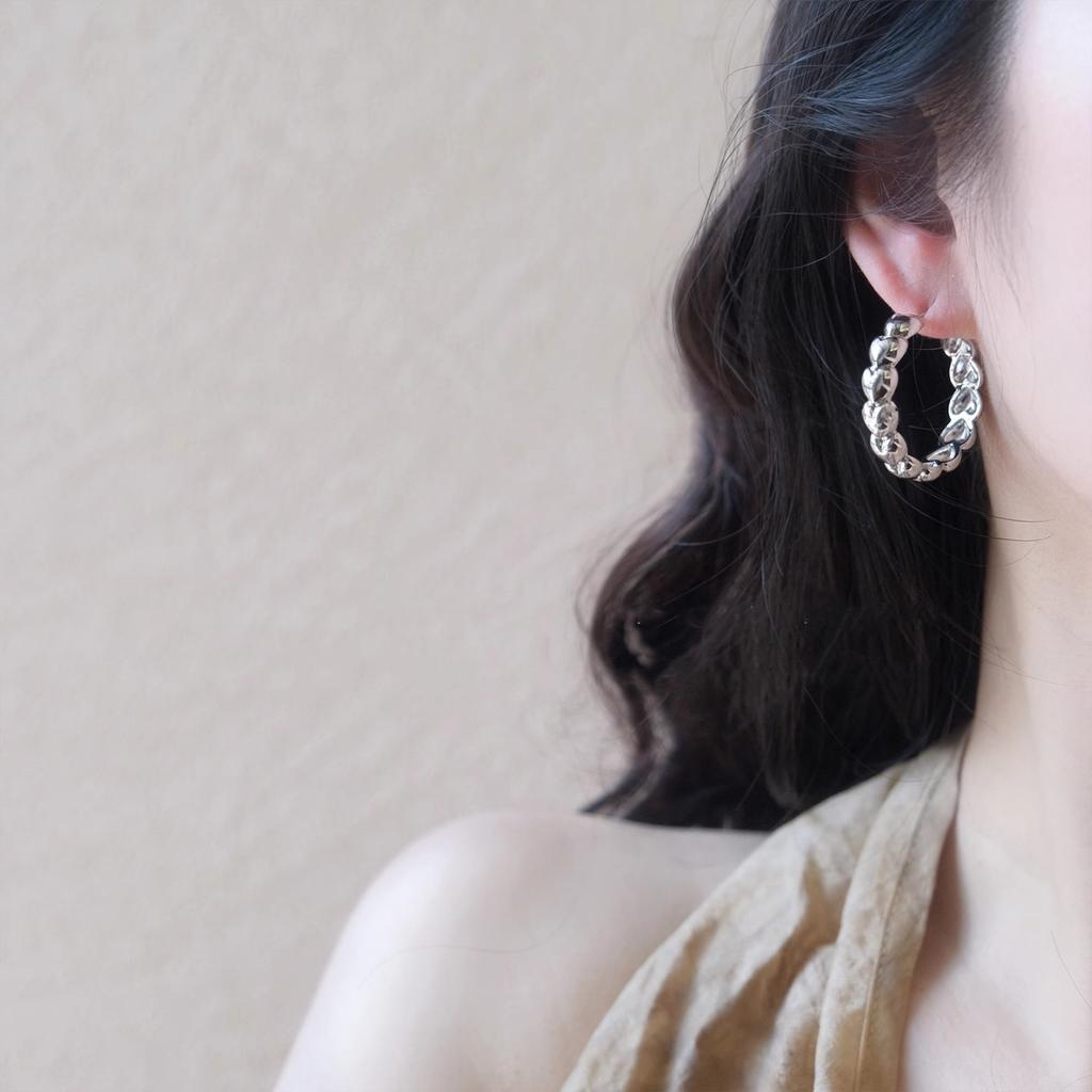 Minimalist High-end Heart Earrings Retro Personalized Sweet Peach Shape Ear Buckle Style Affordable Dainty Women's Daily Earrings