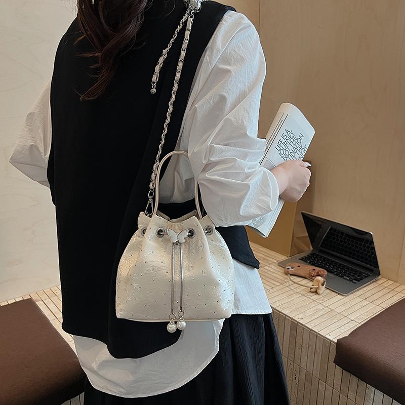 Exquisite Small Bag Women's New Summer Versatile Chain Messenger Bag Summer Popular Bucket Bag
