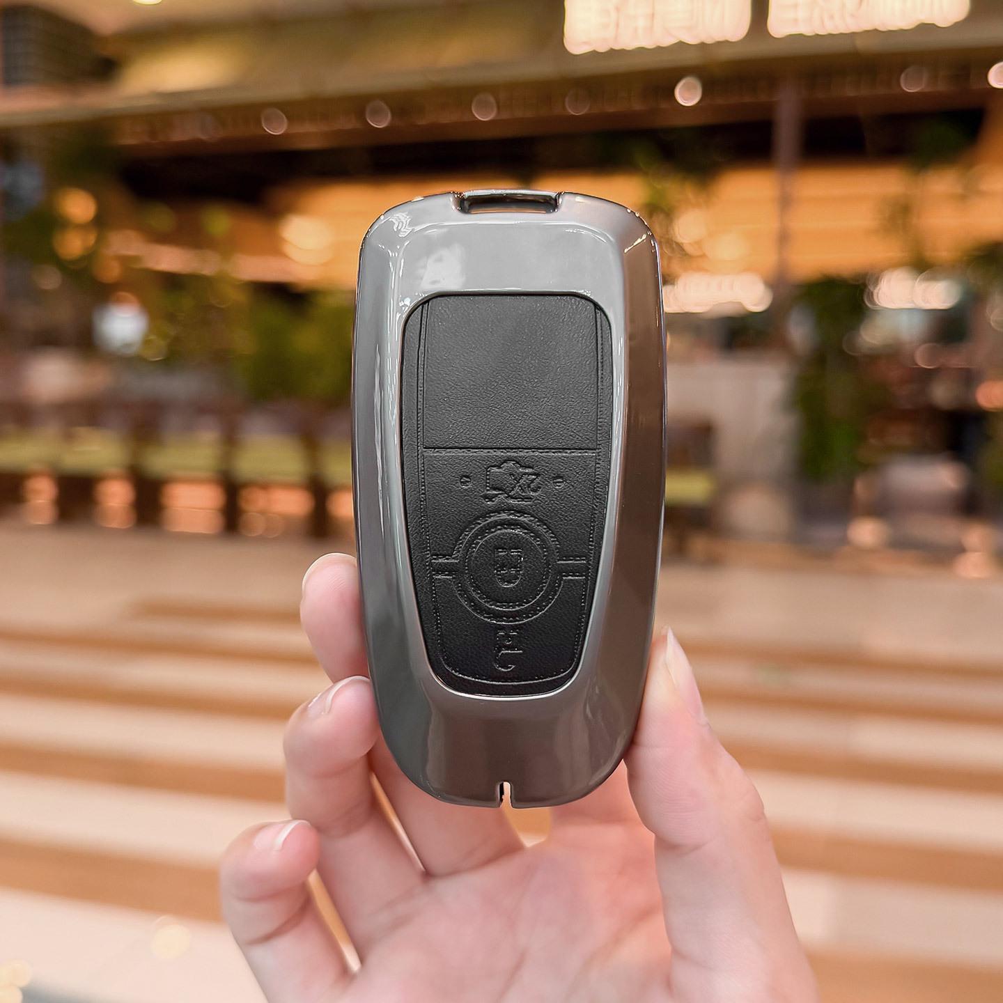 Compatible with Ford Mondeo, Escape, Explorer, Focus, and premium metal key cases.