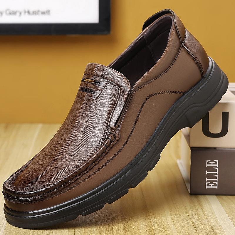 Autumn Solid Color Business Casual Shoes for Men Fashion New Designer Leather Shoes Male Soft Sole Middle Age Men's Loafers