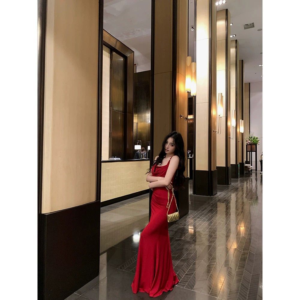 Royal sister temperament shows figure, retro red suspender dress is beautiful and unique, waist halter, hip wrap, fishtail skirt summer