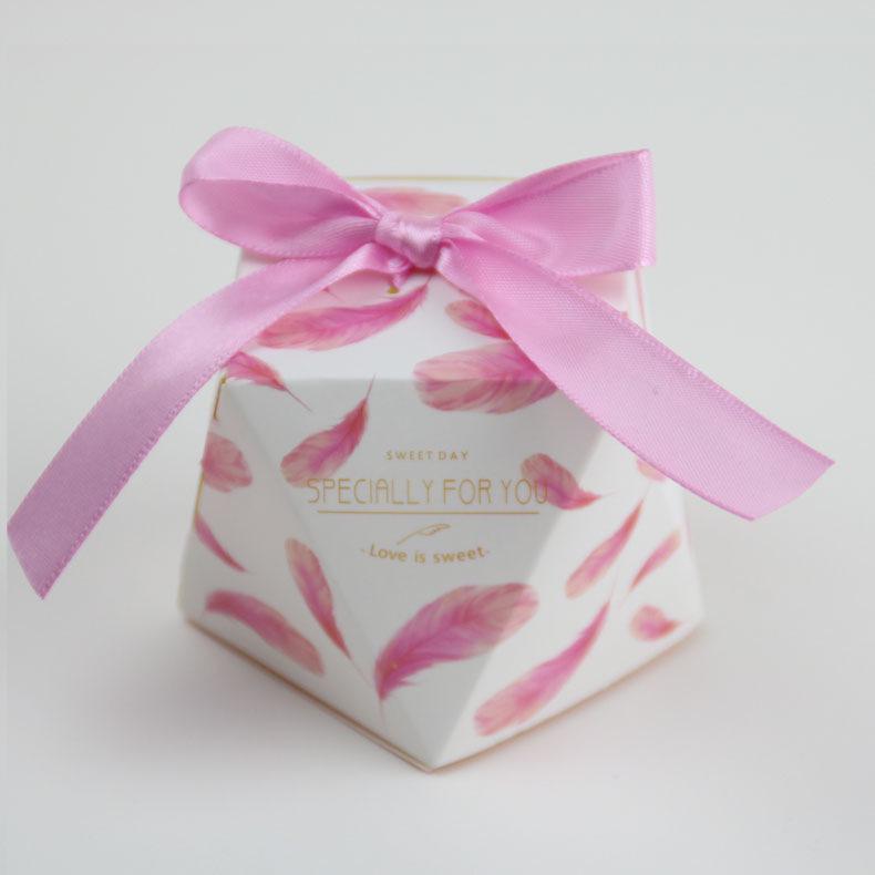 

Octagonal Exquisite Paper Box Wedding Gift Packaging Box Bow European Creative Personality Candy Box