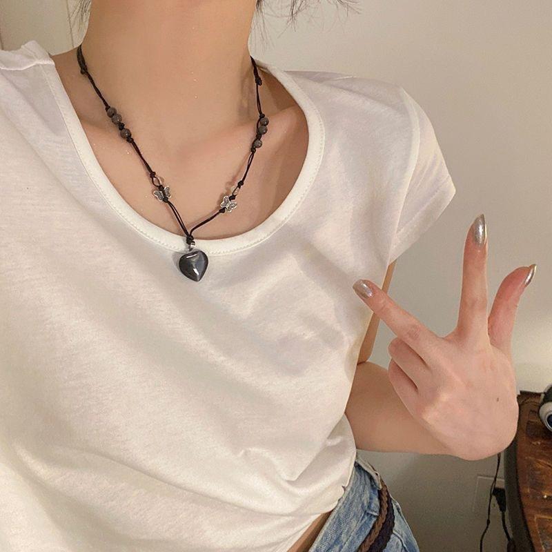 Niche design beaded love necklace, dark butterfly sweet cool wind light luxury adjustable collarbone chain