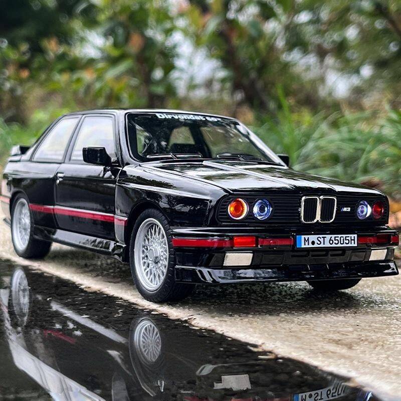 1/24 1988 BMW M3 E30 Alloy Car Model Diecasts Metal Classic Sports Vehicles Car Model Simulation Sound Light Childrens Toys Gift