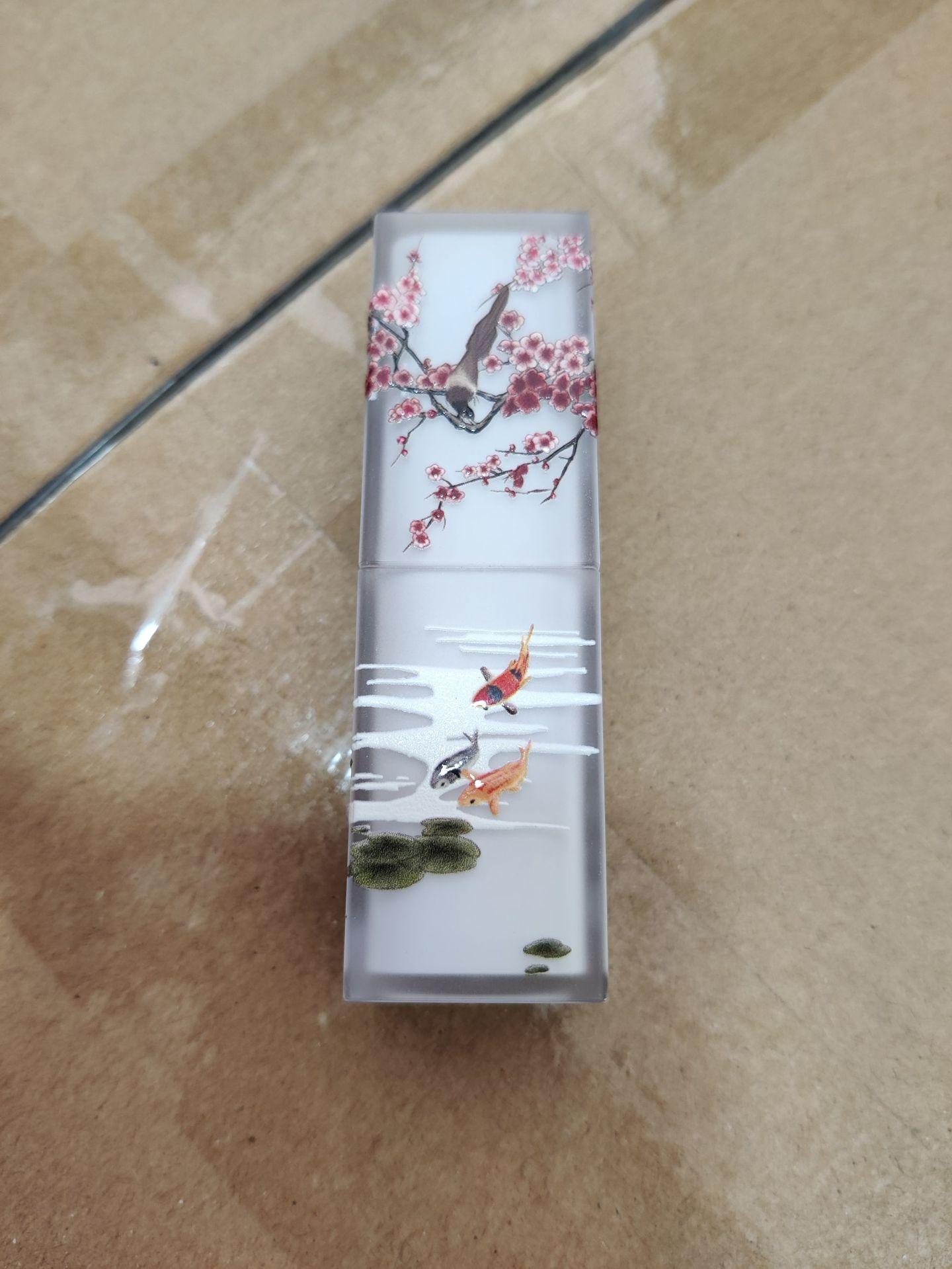 3.5ml Frosted Semi-Transparent 3D Printed Lipstick Tube, Empty Refillable Lip Balm Container, Embossed Pattern