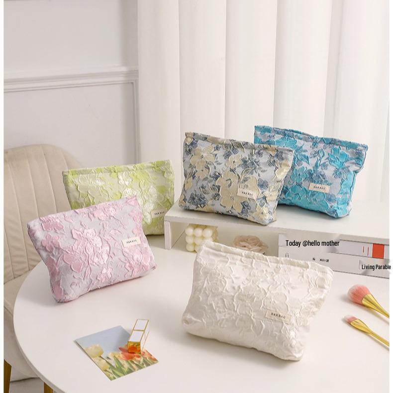 Luxurious Embossed Jacquard Makeup & Skincare Clutch - Large Capacity Toiletry Bag