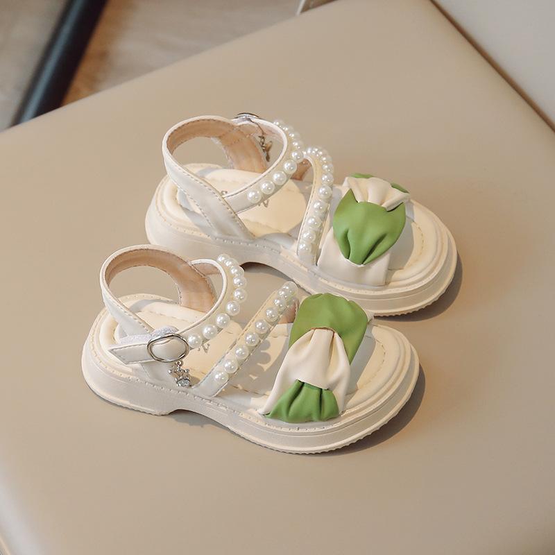 Dětské sandály 2024 Summer New Girl Princess Style Sandály Little Girl Perlové sandály s měkkou podrážkou
