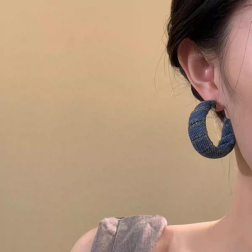 Retro Hong Kong Style Denim Blue C-Type Earrings Women'S Blue Earrings Earrings Niche Design High-End Stud Earrings