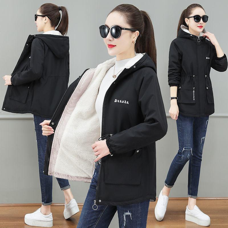 Modischer Damenmantel mit Kapuze aus Kunstpelz, Parka mit Reißverschluss im koreanischen Stil, neue Winteroberbekleidung aus dicker Baumwolle, schlankmachendes Design, Polyester, lässiger Stil