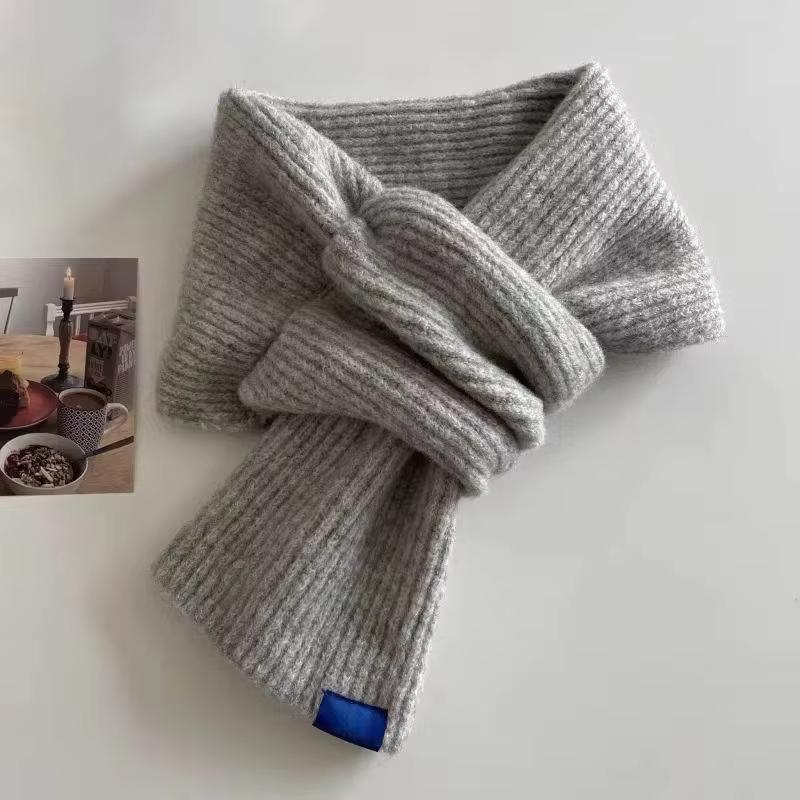 Koreanischer einfarbiger gestrickter Wollschal kurz Damen Mädchen einfach schick gekreuzter Nackenwärmer Schals winddichtes Snood Kragen Halstuch
