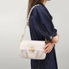 Les sacs pour femmes sont populaires en automne et en hiver. Les sacs cloud polyvalents sont des sacs à bandoulière en cuir portés sous le bras haut de gamme.