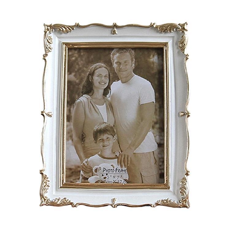 Antique Resin Art Golden Trim Photo Frame With Intricate Carved Pattern Tabletop Decors Picture Frame For Home Aesthetic