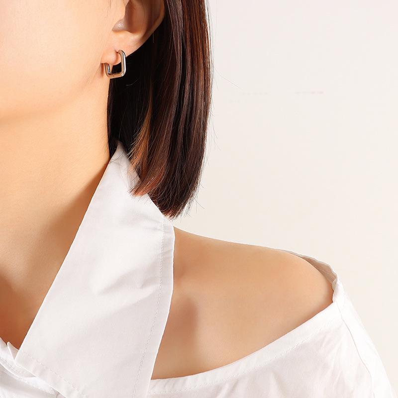 Japanese Autumn/Winter Geometric Heart Earrings: Women's 18K Gold-Plated Titanium Studs