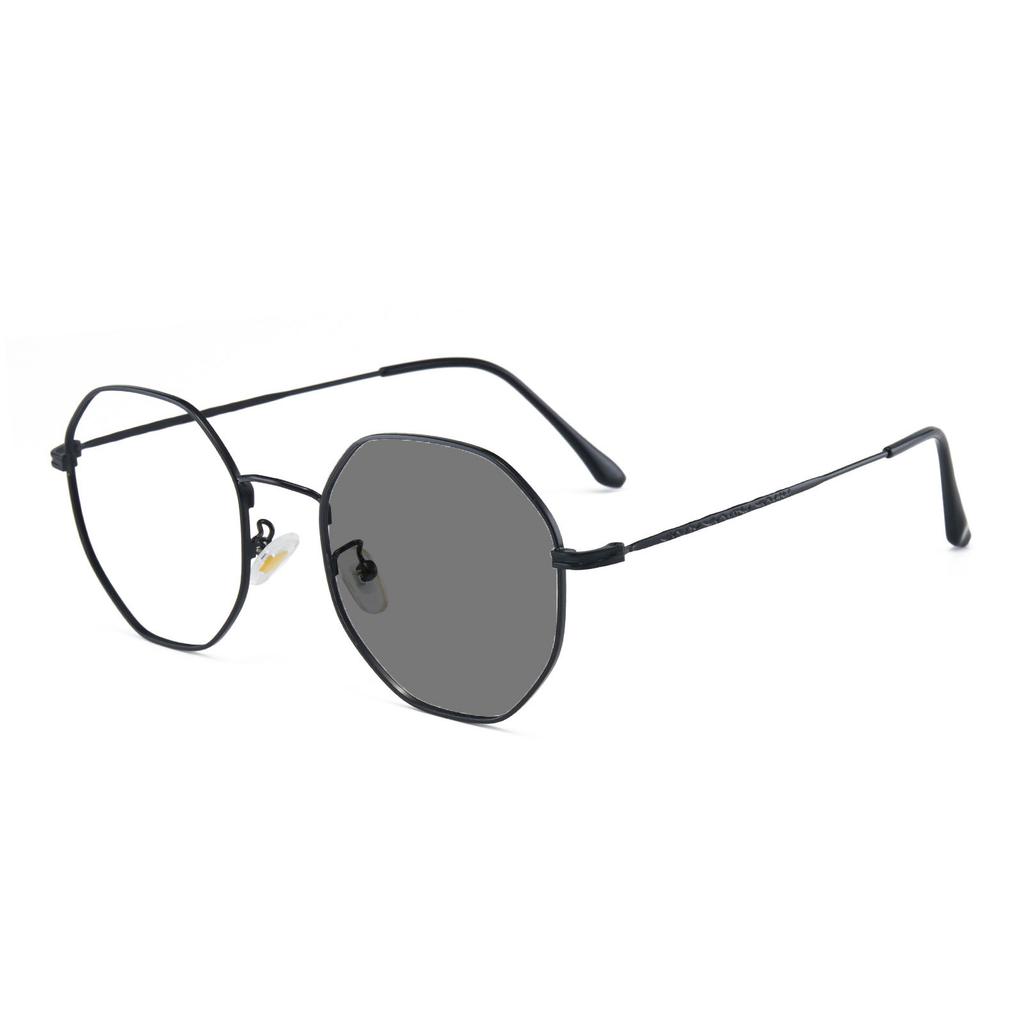 Luxury Metal Frame Photochromic Myopia Glasses Women Men Fashion Large Frame Color Changing Near Sight Eyeglasses UV Protection