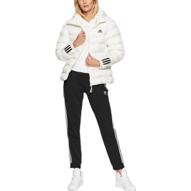 Adidas Kontrastní barva potisk loga značky detail tří pruhů venkovní prošívaná lehká bavlněná péřová bunda dámská bunda bílá GT1713