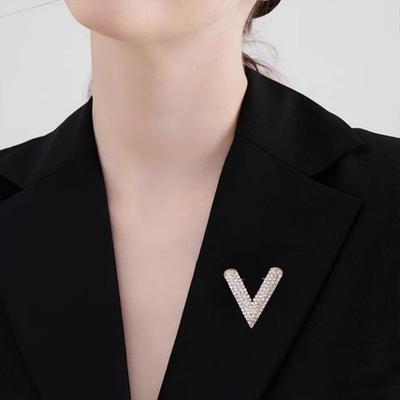 Women's V Shape Brooch Pin Metal Lapel Pins Anti Slip Clothing Accessory for Blouses Sweaters Coats