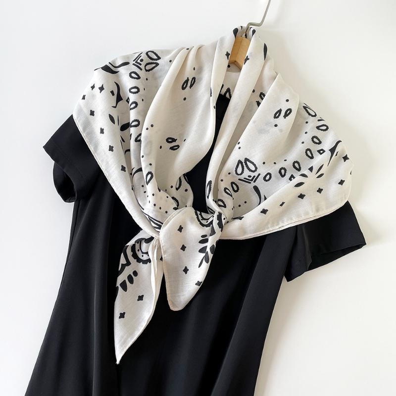 Fashion Paisley Women Head Scarf Printed Soft Female Shawl Wrap Luxury Feel Versatile Stylish Silk Scarves Summer Accessories