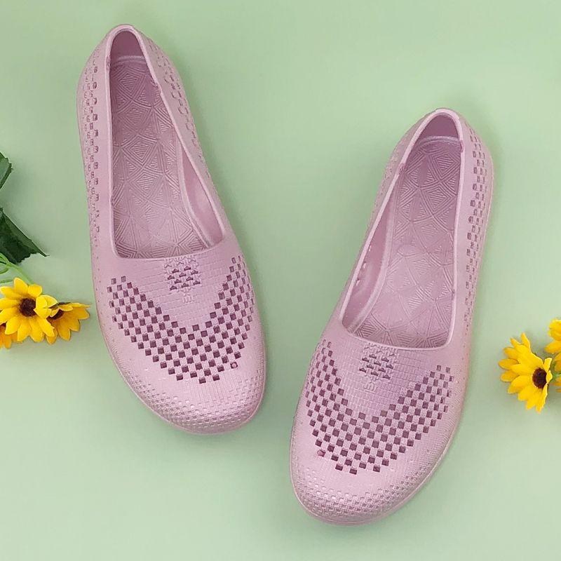 Summer New Women's Sandals with Anti Slip Hollow Out Breathable Flat Bottom Beach Shoes