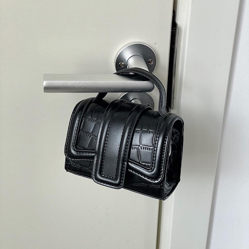 

Однотонная мини-сумка через плечо для женщин, классическая сумка из искусственной кожи с клапаном, квадратная упаковка, женская сумка для наушников с помадой