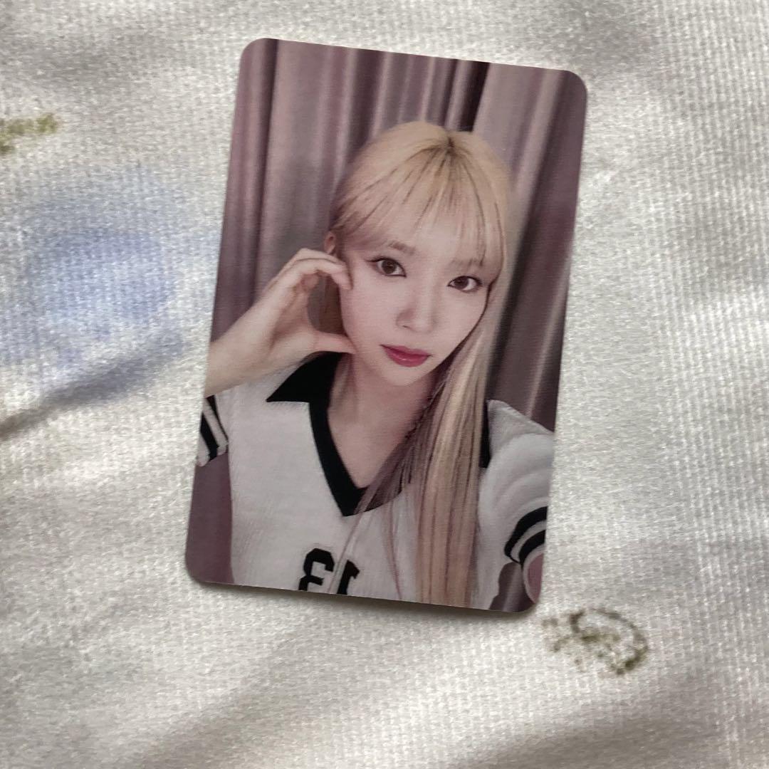 

[USED] NiziU Mayuka HEARTRIS All Attendance Korea Exclusive Trading Card