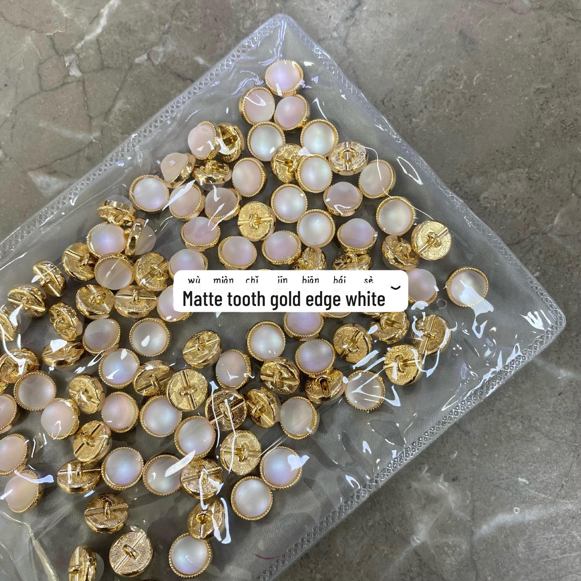 

Yisen ESSTUDIO Французский стиль Матовые бусины Металлические пуговицы для женского вязаного кардигана или рубашки