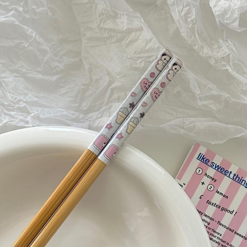 

Floral Bamboo Chopsticks Set