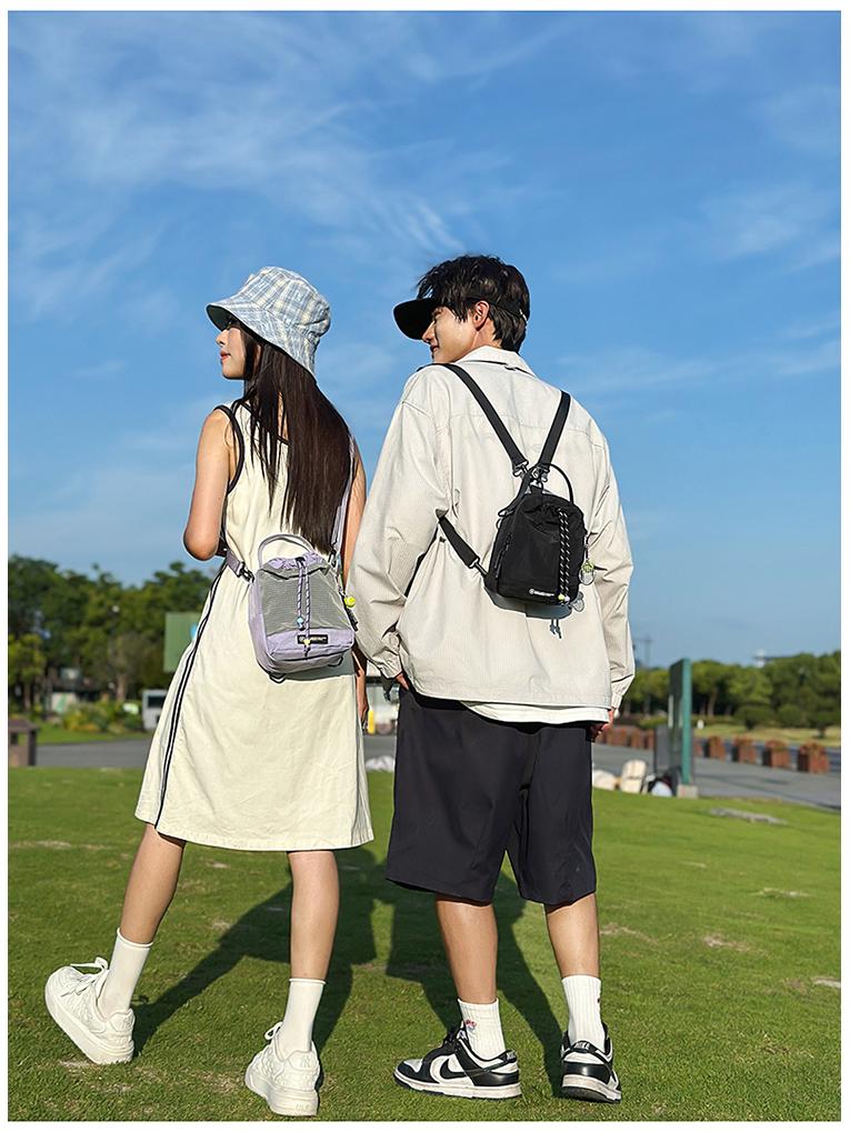 Multifunktionale leichte Outdoor-Umhängetasche für Männer und Frauen - Tragbarer Wasserflaschenhalter, Handytasche und kleiner Rucksack zum Wandern.