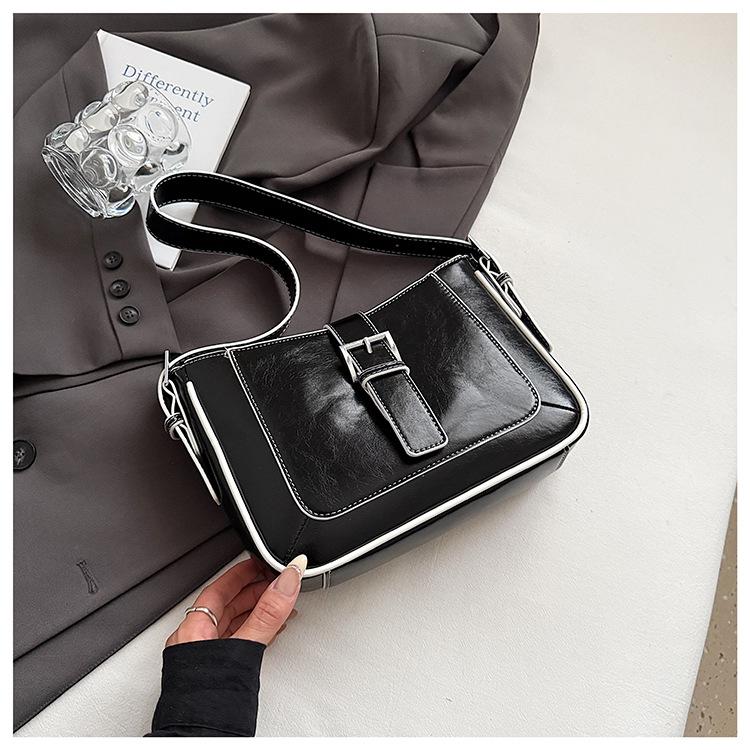 

Simple shoulder bag Korean trend fashion underarm bag niche contrasting color design retro sense 2025 new small square bag чёрный