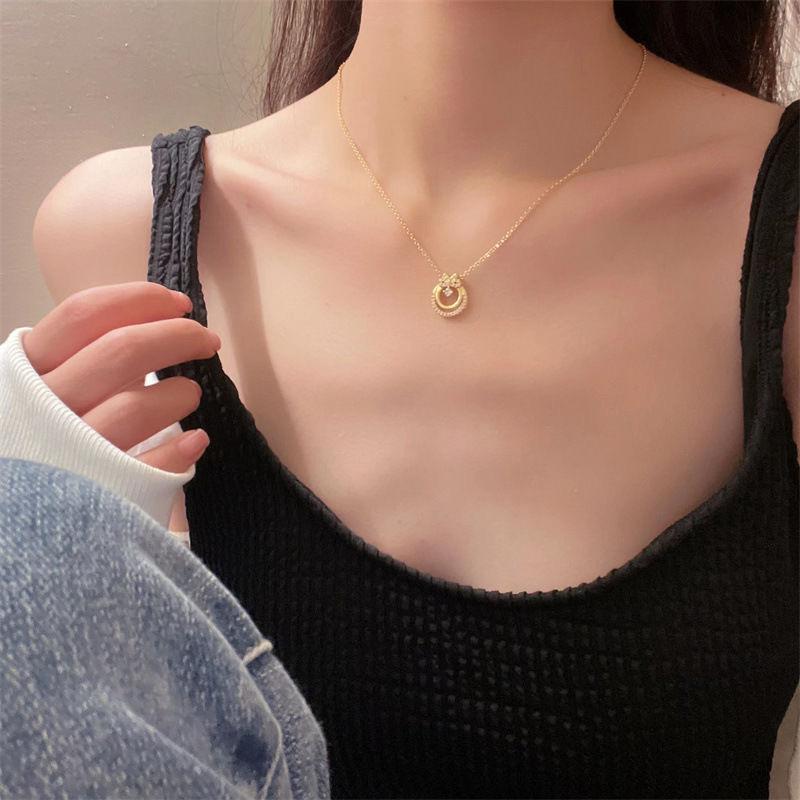 Moonlight Butterfly Wreath Necklace Female ins Sweet Premium Color Temperament Niche Necklace Christmas