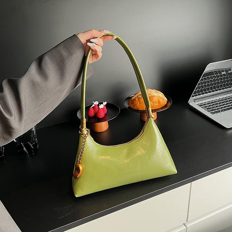 French Niche Underarm Bag Women's 2025 New Spring and Summer Fashion Shoulder Bag High-end Sense Versatile Commuter Baguette Bag