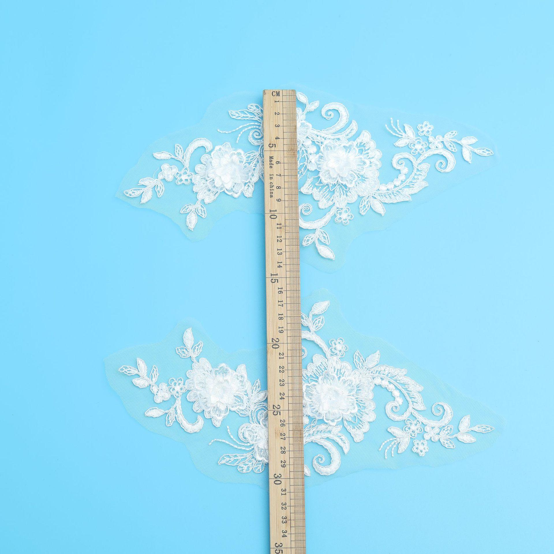 

Автомобильная кость к цветку Трехмерный цветок Бежевое кружево Аппликация Аксессуары Вышивка Вышивка Тканевая наклейка Свадебное платье Одежда Нашивка White/29 * 14CM