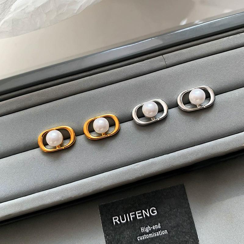 Echtgold plattierte klassische d Schweinenasen-Steckohrringe S925 Sterlingsilber-Nadel Shijia Perlenohrringe Internet-Promi-Accessoires