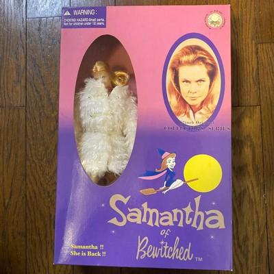 Bewitched Samantha Stephens White Coat 12 Figure Doll Elizabeth Montgomery 1999