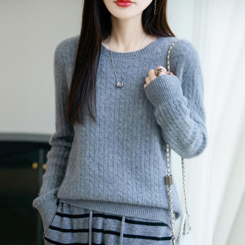 Women's Slim-Fit Wool Cable Knit Sweater - Autumn/Winter Collection