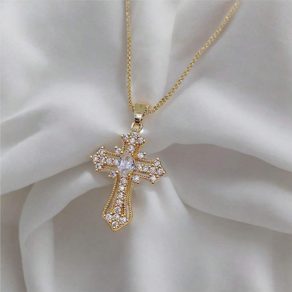 Vintage Cross Necklace, Personality Pendant Zircon Necklace Niche Design Collarbone Chain