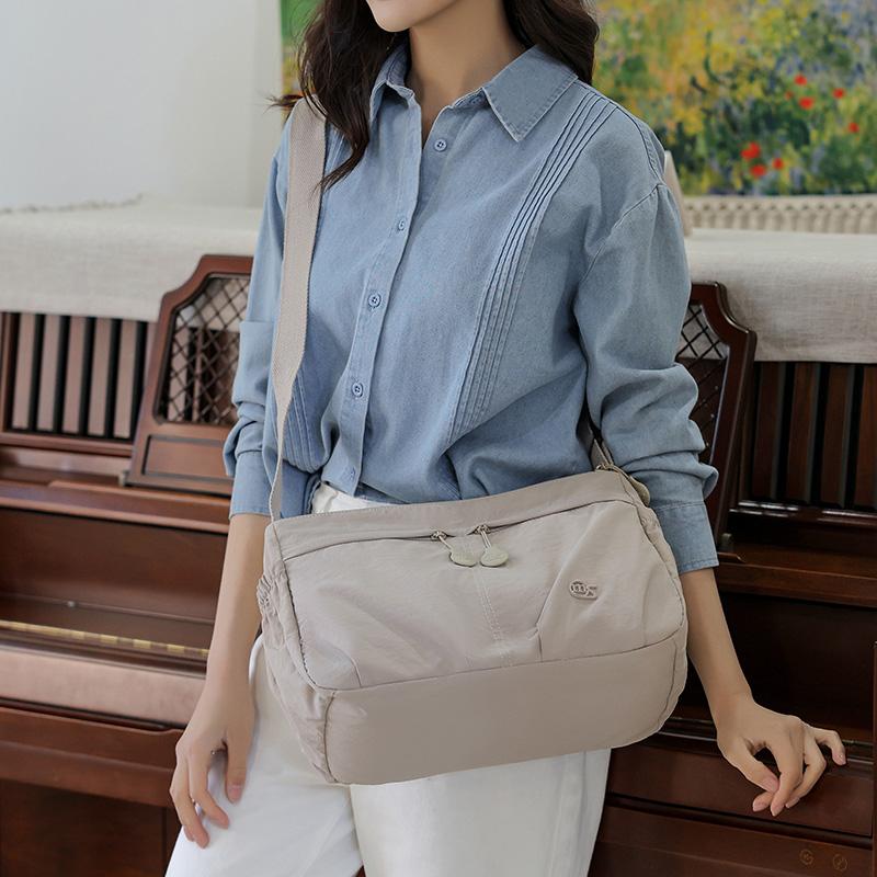 Women Crossbody Bag Nylon Hobo Bag Lightweight Sports Large Capacity Shoulder Bag Mother Bag