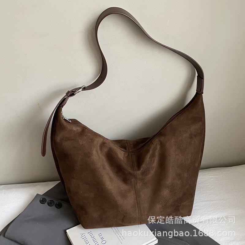 This year's popular bag women's large-capacity 2025 new autumn and winter versatile retro shoulder bag textured commuter tote bag