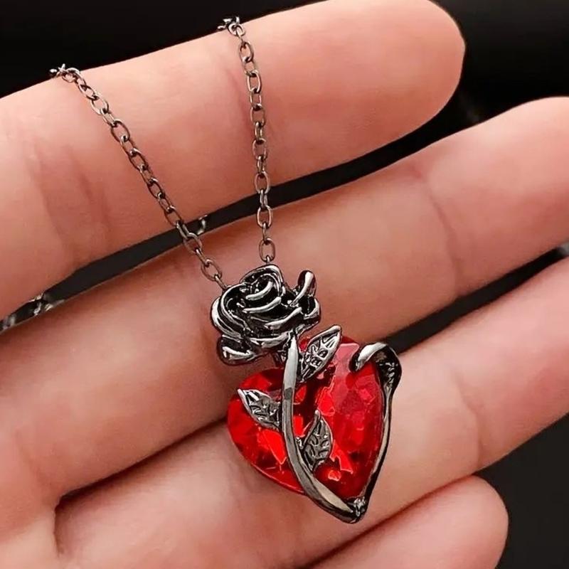 Dark Romance Heart Rose Necklace Gothic Alloy Chain For Women Unique Fashion Jewelry