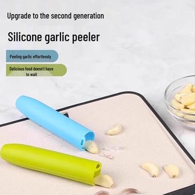 Newcomer Exclusive: Garlic Peeling Press - Silicone Clove Peeler