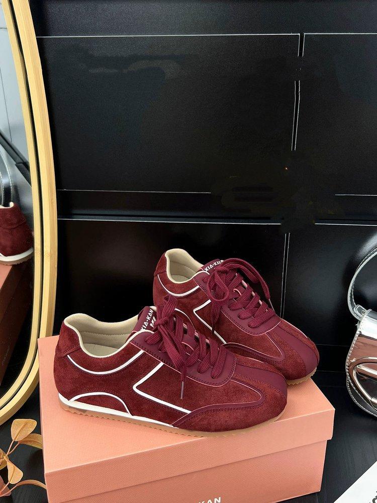 

Inner height increase 5cm retro German training shoes women s autumn 2025 new leisure sports soft sole German training board shoes children 40